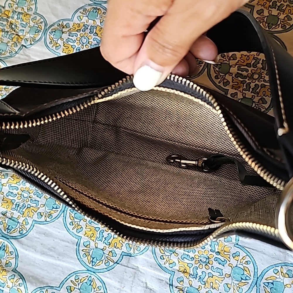 VTG Dooney & Bourke Black Monogram Signature Canvas & Leather Hobo Shoulder Bag - Picture 3 of 16